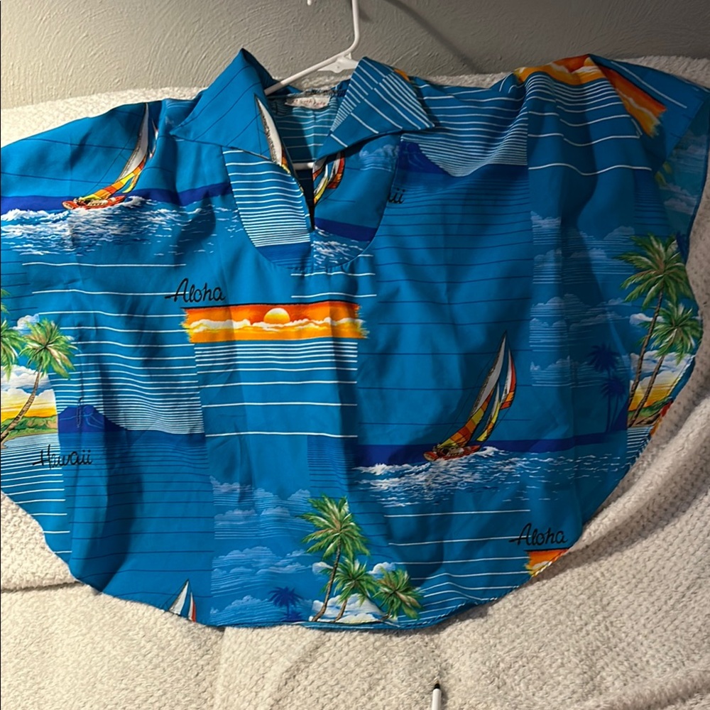 Women's Sweethearts Vintage 1980,s Hawaiian Blouse/Tunic   Med /Large